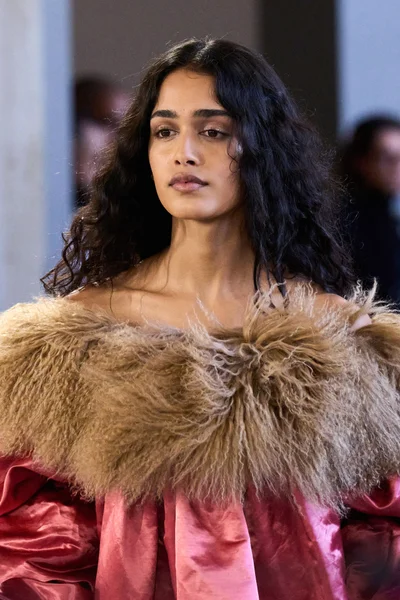 Look 28